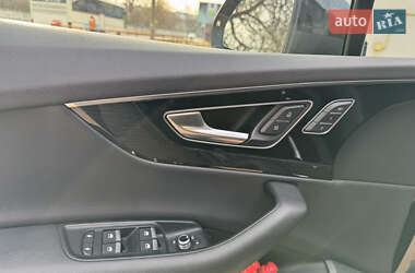 Внедорожник / Кроссовер Audi Q7 2018 в 