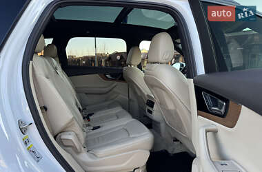 Внедорожник / Кроссовер Audi Q7 2016 в 