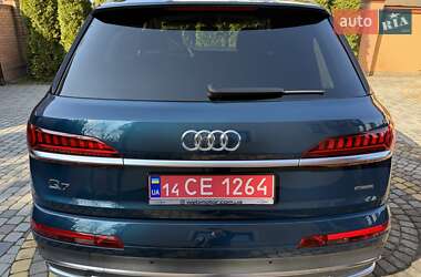 Позашляховик / Кросовер Audi Q7 2020 в 