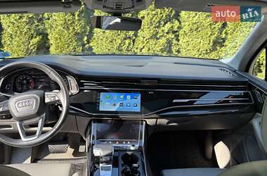 Позашляховик / Кросовер Audi Q7 2020 в 