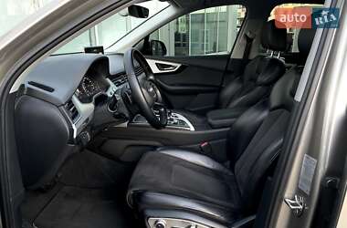 Внедорожник / Кроссовер Audi Q7 2015 в 