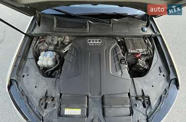 Внедорожник / Кроссовер Audi Q7 2015 в 