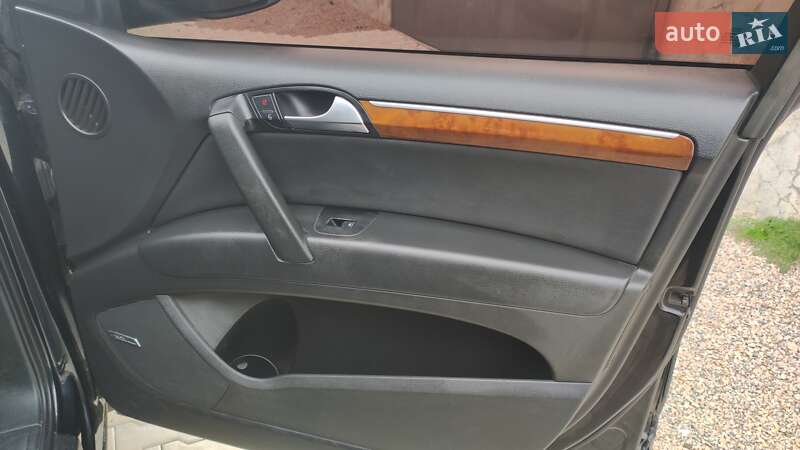 Позашляховик / Кросовер Audi Q7 2007 в Долинській