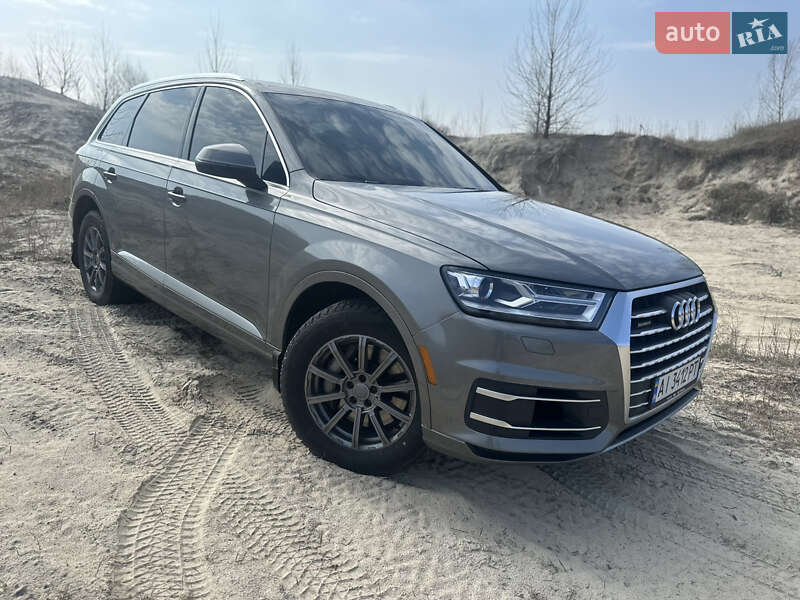 Внедорожник / Кроссовер Audi Q7 2017 в Барышевке