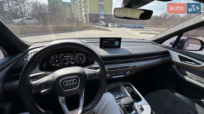 Внедорожник / Кроссовер Audi Q7 2016 в Полтаве