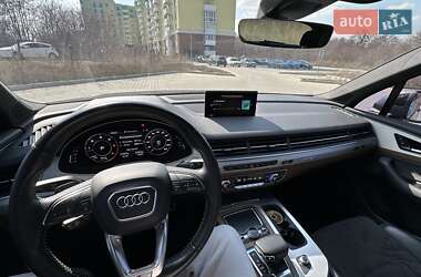 Внедорожник / Кроссовер Audi Q7 2016 в 