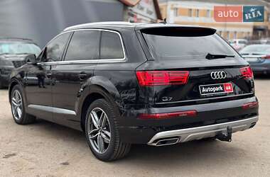 Внедорожник / Кроссовер Audi Q7 2017 в 