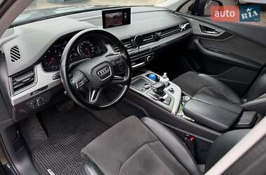 Внедорожник / Кроссовер Audi Q7 2017 в 