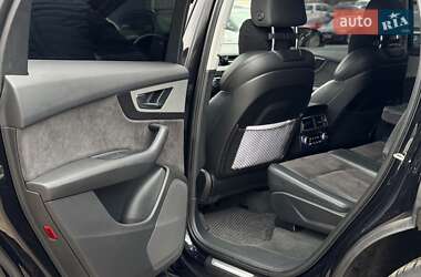 Внедорожник / Кроссовер Audi Q7 2017 в 