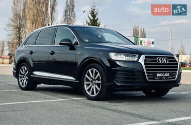 Внедорожник / Кроссовер Audi Q7 2017 в 