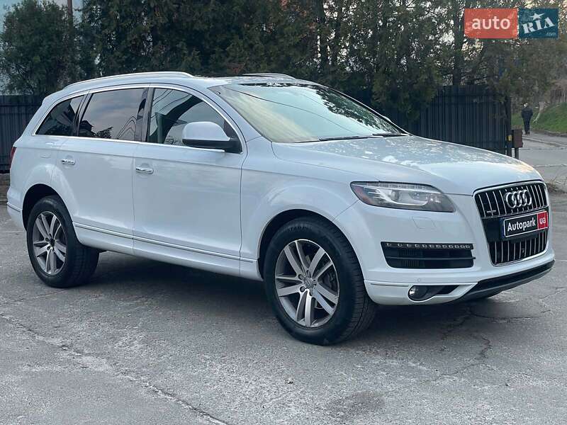 Позашляховик / Кросовер Audi Q7 2015 в Києві