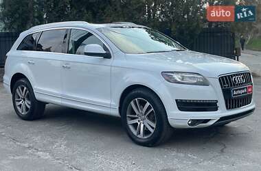 Внедорожник / Кроссовер Audi Q7 2015 в 
