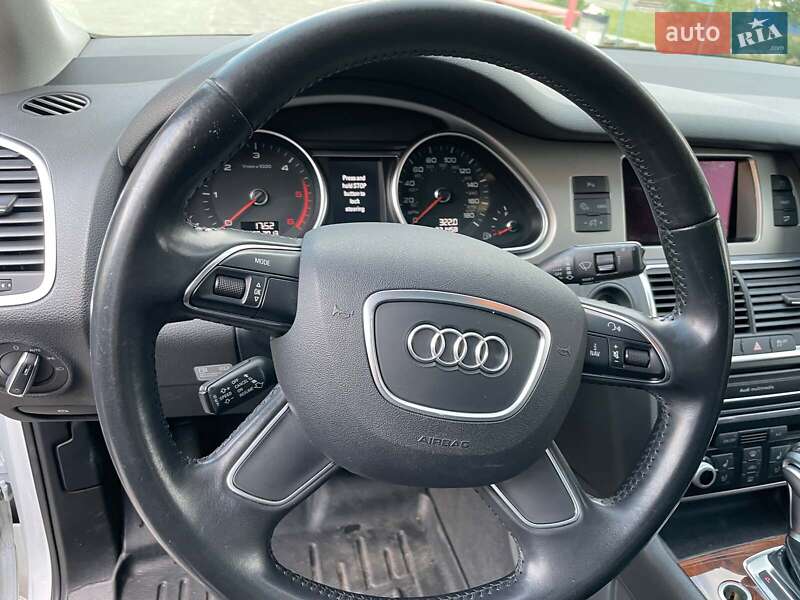 Позашляховик / Кросовер Audi Q7 2015 в Києві