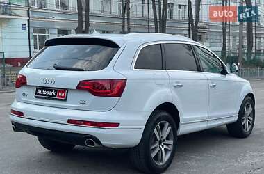 Внедорожник / Кроссовер Audi Q7 2015 в 