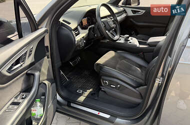 Внедорожник / Кроссовер Audi Q7 2017 в 