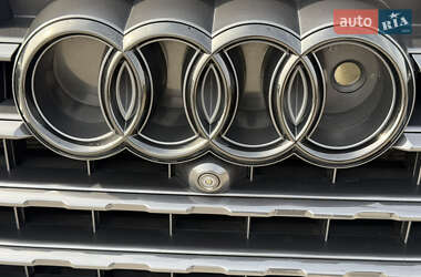 Внедорожник / Кроссовер Audi Q7 2017 в 