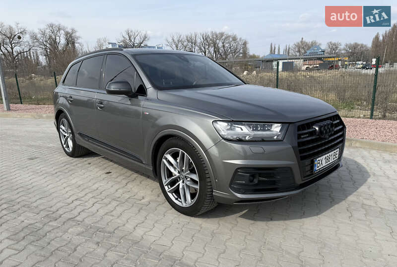 Внедорожник / Кроссовер Audi Q7 2017 в Каменец-Подольском
