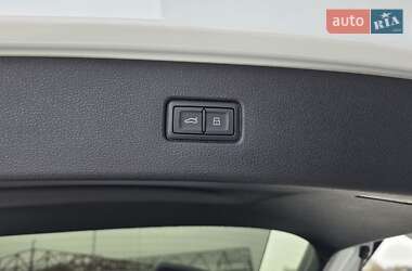 Позашляховик / Кросовер Audi Q7 2024 в 