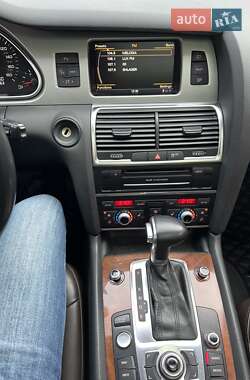 Внедорожник / Кроссовер Audi Q7 2014 в 