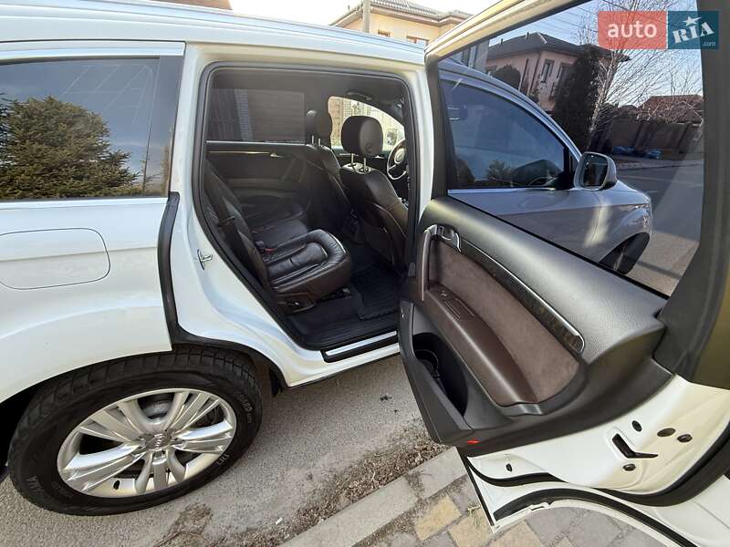 Позашляховик / Кросовер Audi Q7 2013 в Києві