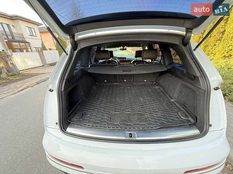 Позашляховик / Кросовер Audi Q7 2013 в Києві