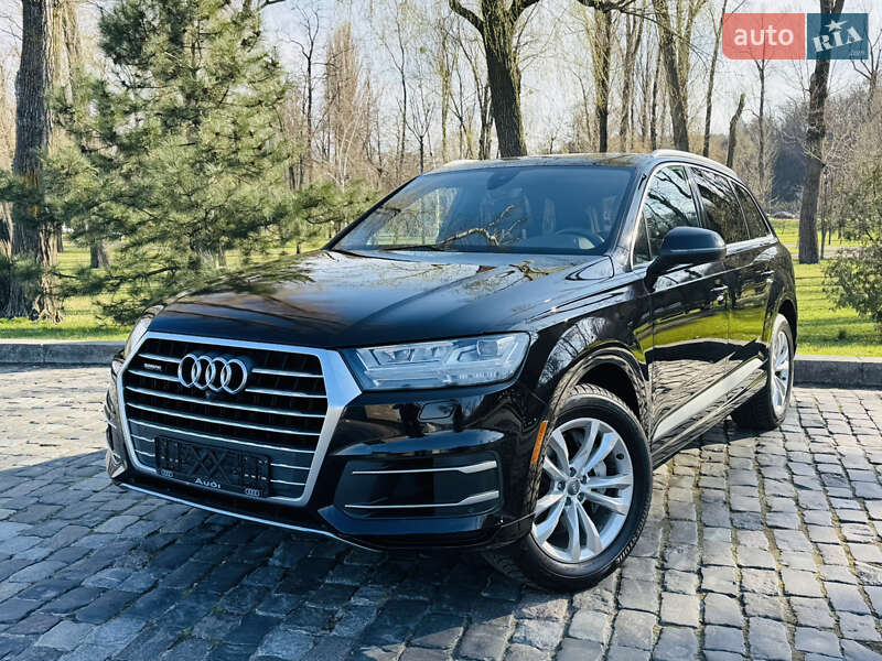 Позашляховик / Кросовер Audi Q7 2016 в Києві