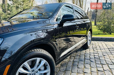 Позашляховик / Кросовер Audi Q7 2016 в Києві