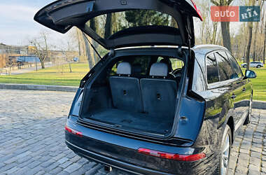 Позашляховик / Кросовер Audi Q7 2016 в Києві