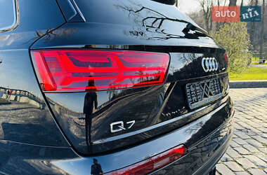 Позашляховик / Кросовер Audi Q7 2016 в Києві
