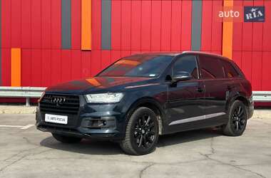 Внедорожник / Кроссовер Audi Q7 2017 в 