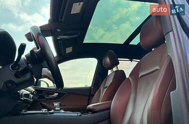 Внедорожник / Кроссовер Audi Q7 2017 в 