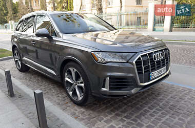 Внедорожник / Кроссовер Audi Q7 2020 в 