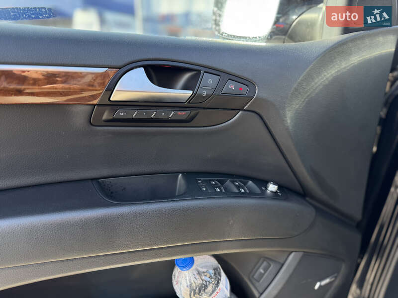 Позашляховик / Кросовер Audi Q7 2015 в Києві