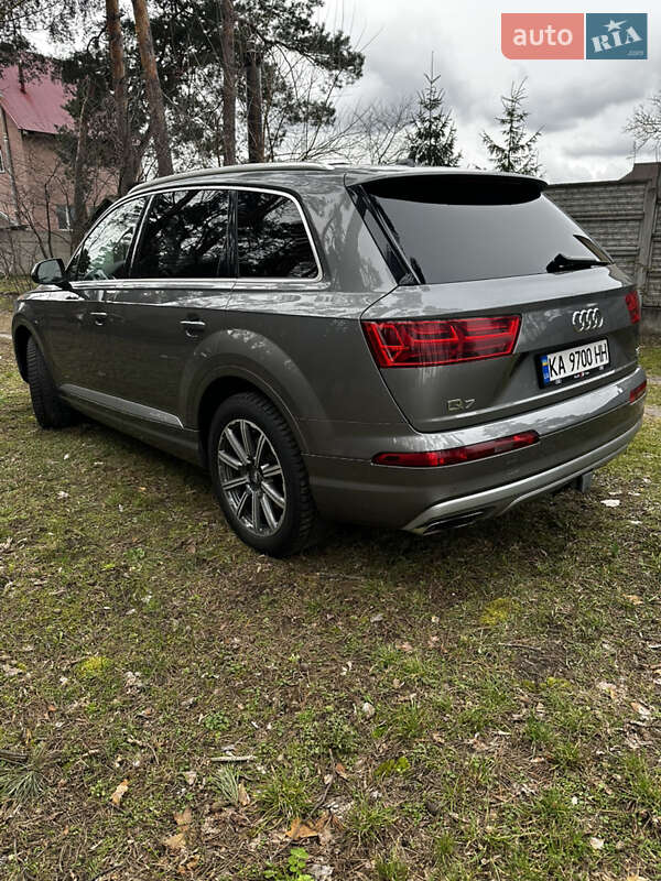 Внедорожник / Кроссовер Audi Q7 2016 в Броварах
