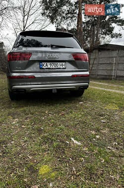 Внедорожник / Кроссовер Audi Q7 2016 в 