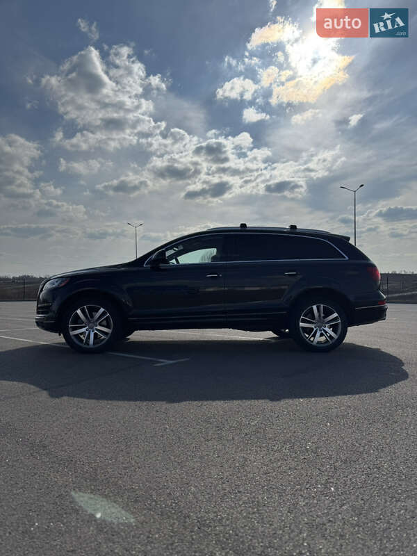 Внедорожник / Кроссовер Audi Q7 2013 в 