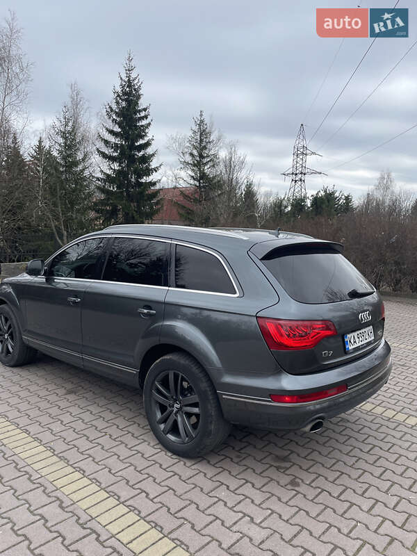 Внедорожник / Кроссовер Audi Q7 2015 в Миргороде
