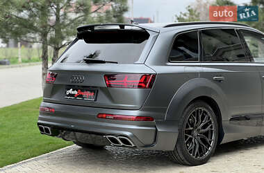 Внедорожник / Кроссовер Audi Q7 2017 в 
