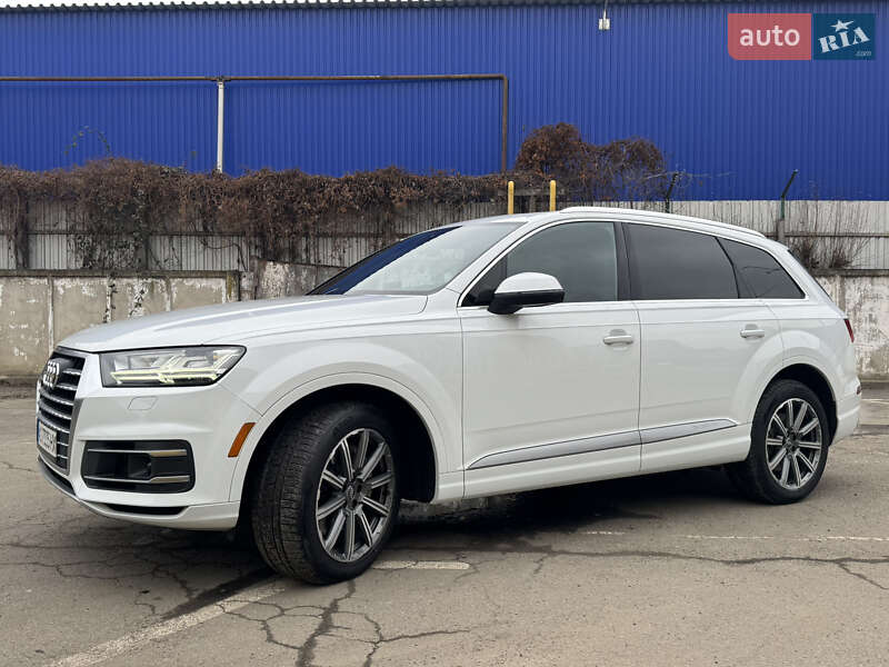Позашляховик / Кросовер Audi Q7 2017 в Ужгороді