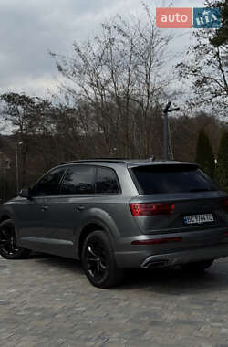 Внедорожник / Кроссовер Audi Q7 2017 в 