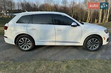 Внедорожник / Кроссовер Audi Q7 2017 в 