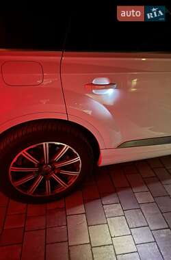 Внедорожник / Кроссовер Audi Q7 2017 в 