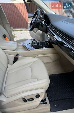 Внедорожник / Кроссовер Audi Q7 2017 в 