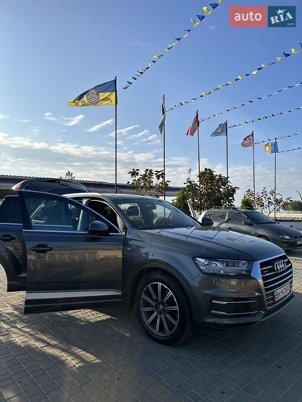 Внедорожник / Кроссовер Audi Q7 2017 в Одессе