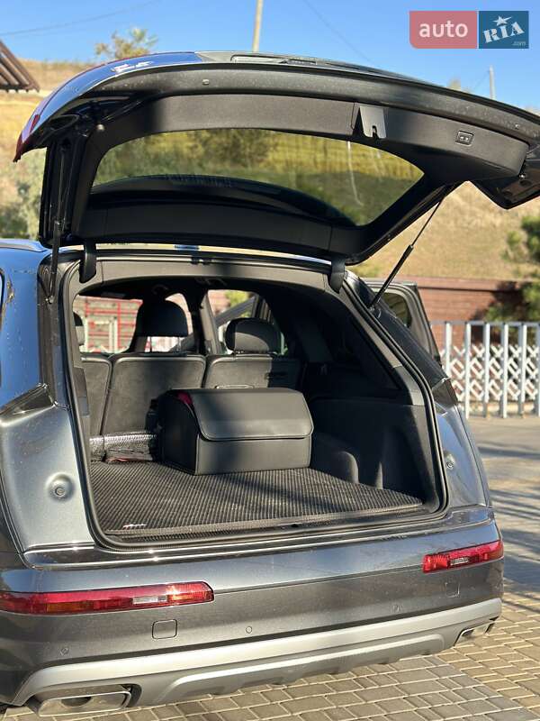 Внедорожник / Кроссовер Audi Q7 2017 в Одессе