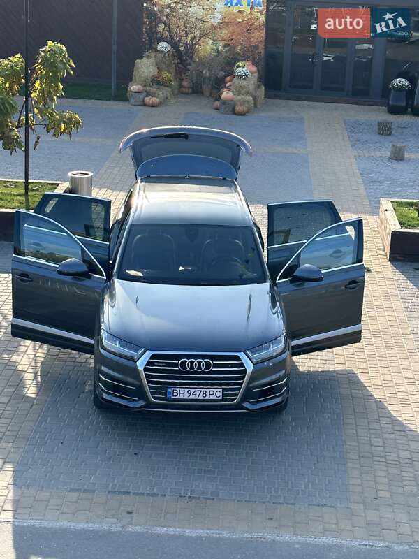 Внедорожник / Кроссовер Audi Q7 2017 в Одессе