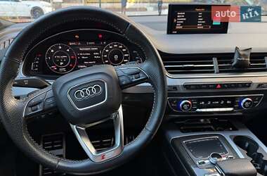 Внедорожник / Кроссовер Audi Q7 2018 в 