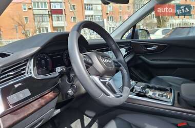 Внедорожник / Кроссовер Audi Q7 2020 в 