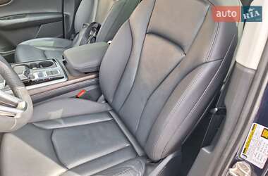 Внедорожник / Кроссовер Audi Q7 2020 в 