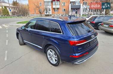 Внедорожник / Кроссовер Audi Q7 2020 в 